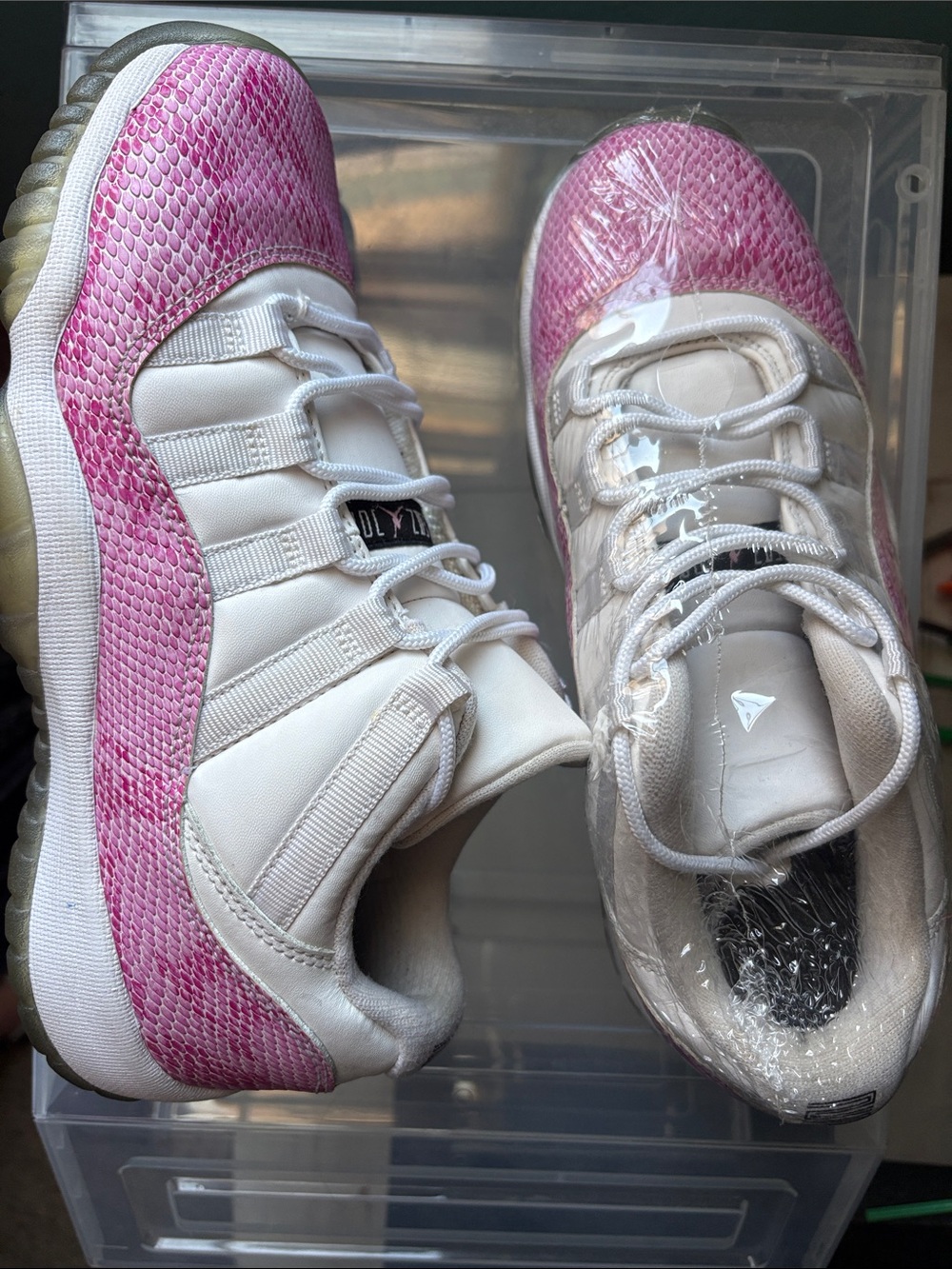 Air Jordan 11 Women’s pink snake Low-Top Sneakers